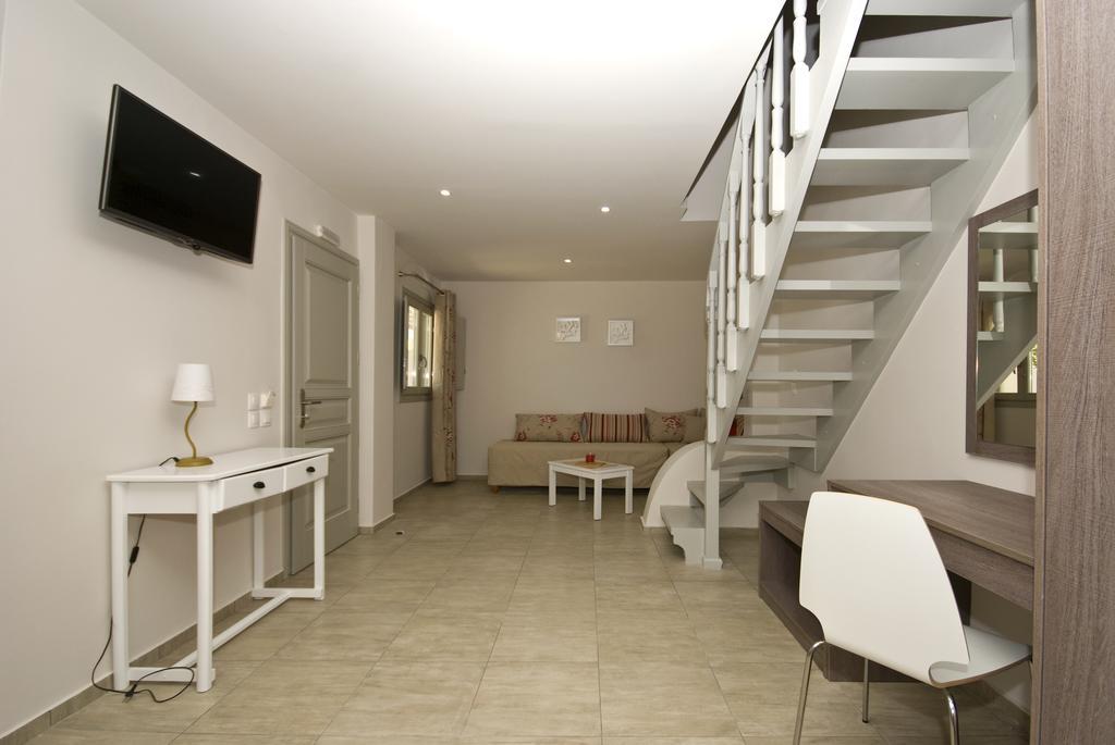 Alafouzos Studios & Apartments Kamári Værelse billede
